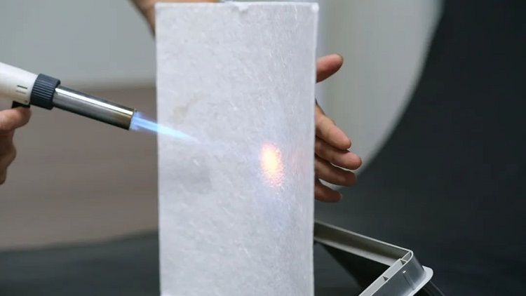 “全能型選手”——集防火、隔熱、疏水為一體，氣凝膠優(yōu)勢盡顯